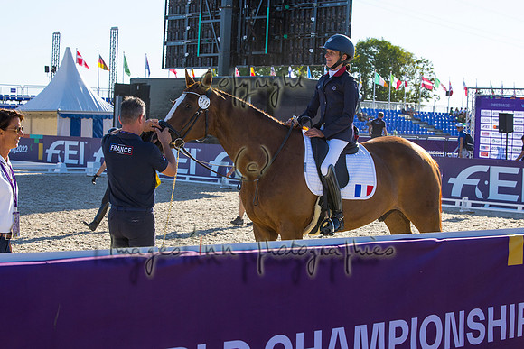 Anne Frederique Royon-Quaterboy LH-HERN22L102412