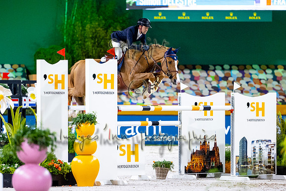 Simon Delestre-Chesall Zimequest-DENB21L02863.JPG