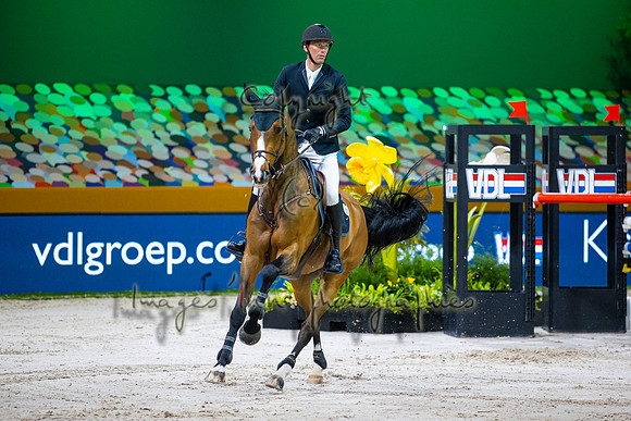 Kevin Staut-Emir de Moens Harcour-DENB21L01721.JPG